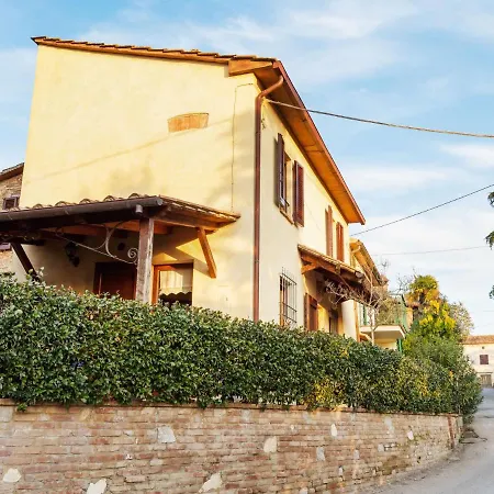 Дом отдыха Cozy In Castiglione Del With Swimming Pool Кастильоне-дель-Лаго