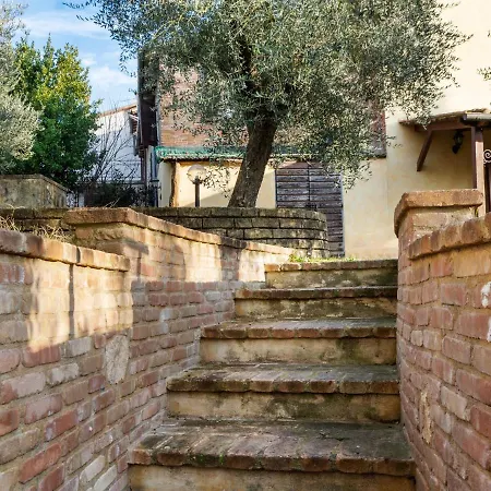 Дом отдыха Cozy In Castiglione Del With Swimming Pool Кастильоне-дель-Лаго