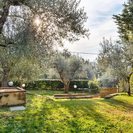 Cozy In Castiglione Del With Swimming Pool Дом отдыха Кастильоне-дель-Лаго